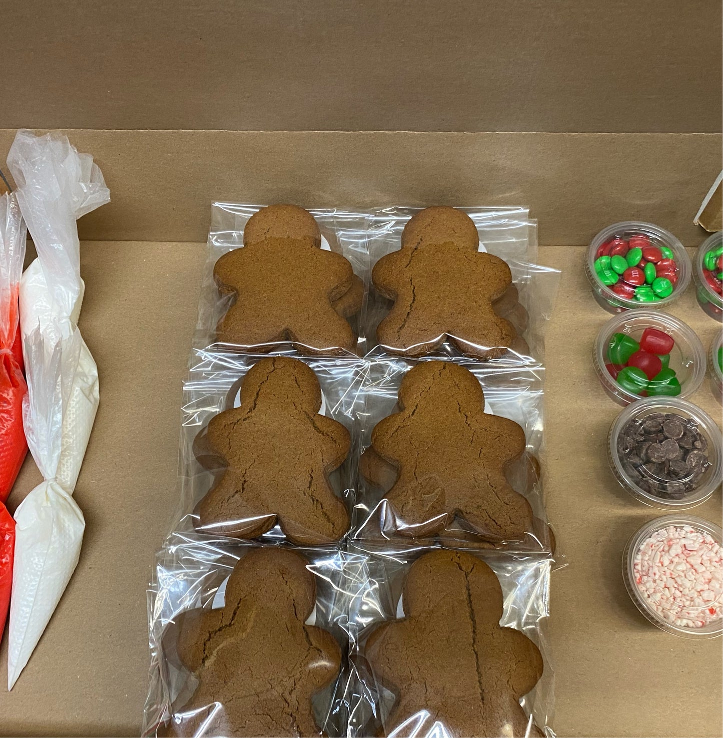 12 small Gingerbread men kit